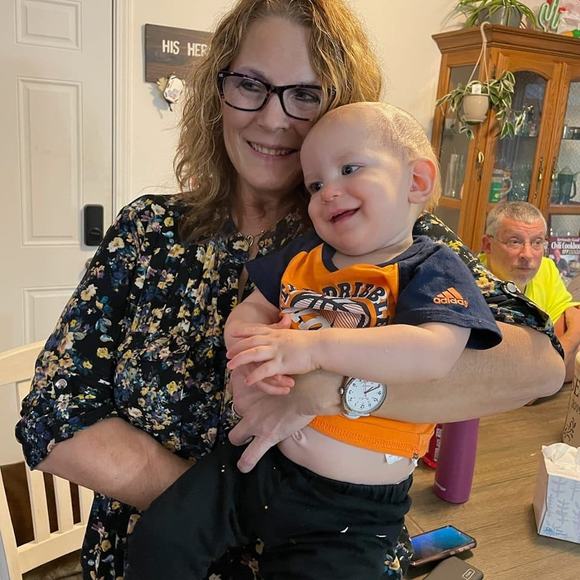 Profile Picture of Crystal Luckenbach (@crystalml2) on Poshmark