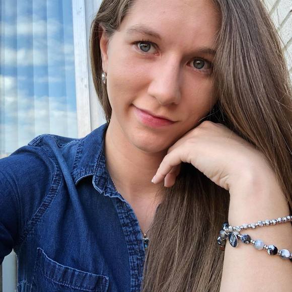 Profile Picture of Kayla Staten (@mickaylastaten) on Poshmark