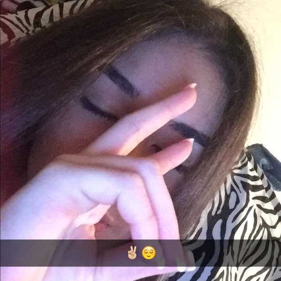 Profile Picture of Ariel Melendez (@arielmm) on Poshmark