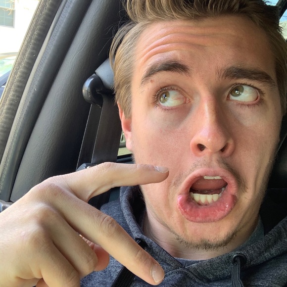 Profile Picture of Colin Wright (@colinwright915) on Poshmark