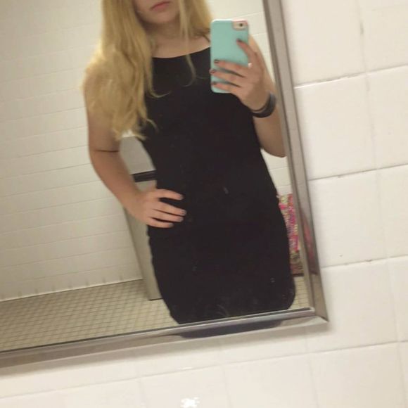 Profile Picture of Adelyn Yehudai (@laoskig) on Poshmark