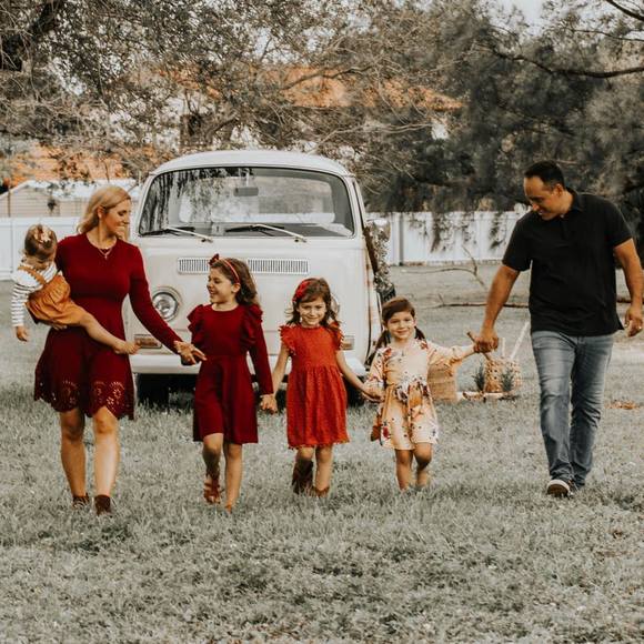 Profile Picture of Alice Flores (@aliceflores621) on Poshmark