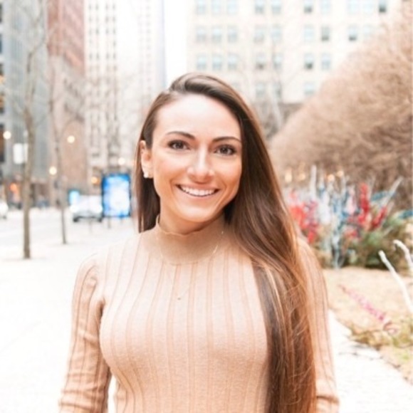 Profile Picture of Angelica Dipierro (@angedipierro) on Poshmark