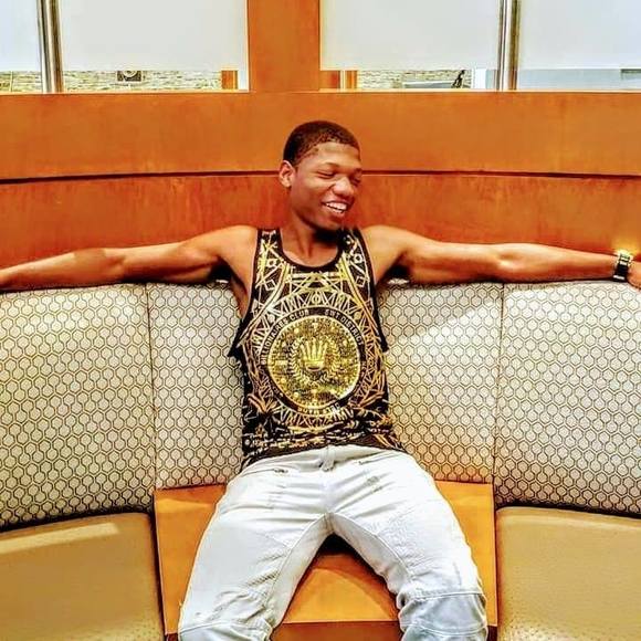 Profile Picture of Mosheh Williams (@moshehwilliams4) on Poshmark