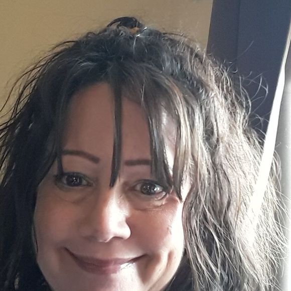 Profile Picture of Carol Clausius (@carolclausius) on Poshmark