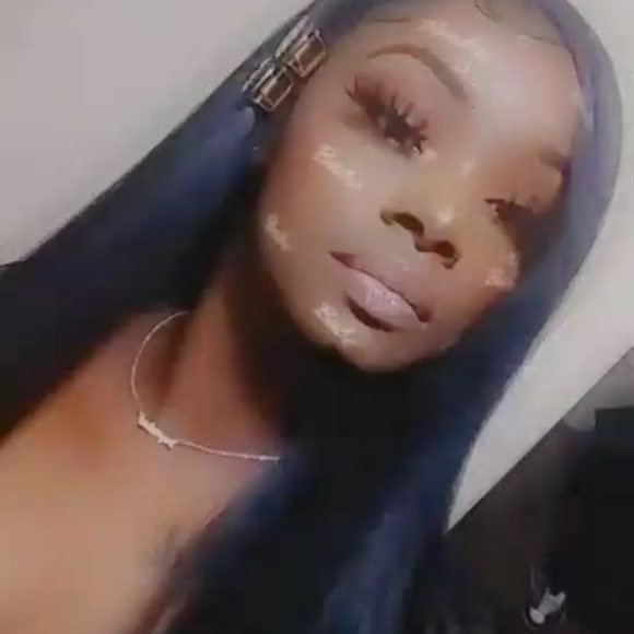 Profile Picture of Yolanda Webb (@lexy_pooh_69000) on Poshmark