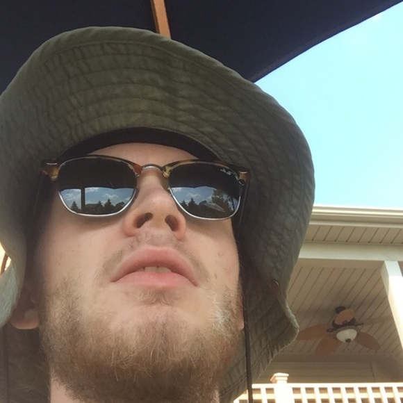 Profile Picture of Matthew Ruane (@mattr1083) on Poshmark