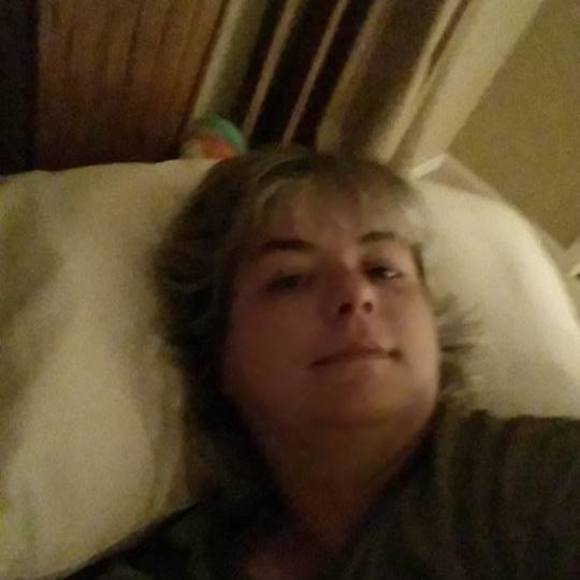 Profile Picture of Kim Hardy (@kimhrd) on Poshmark
