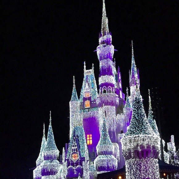 Profile Picture of Lauren Capretti (@lcap894) on Poshmark