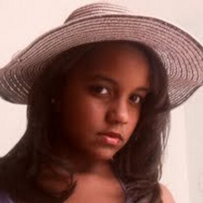 Profile Picture of Laura (@laura_zacharias) on Twitter