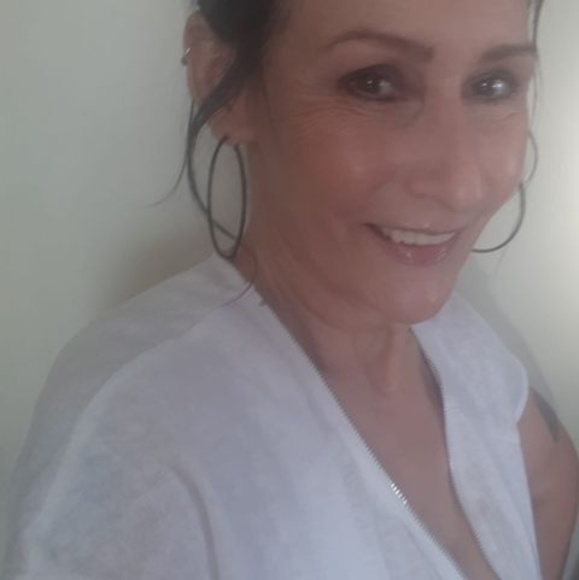 Profile Picture of Joanne Korytko (@joanne_tardiff) on Poshmark