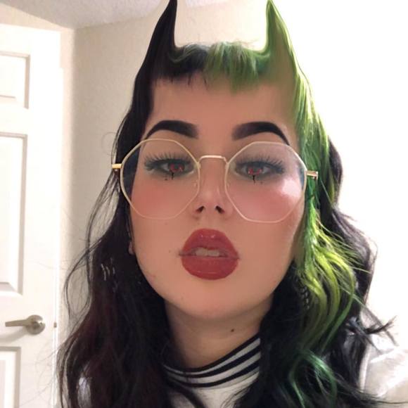 Profile Picture of Rebekah Knerr (@knerr) on Poshmark
