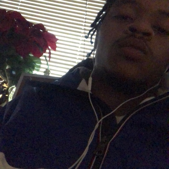 Profile Picture of 5100 Keam (@shykeamh215) on Poshmark