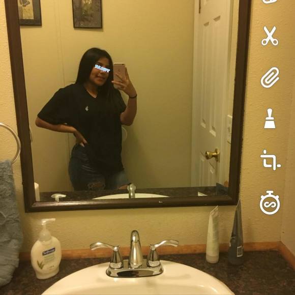 Profile Picture of Bianca Camacho (@bianca_camacho) on Poshmark