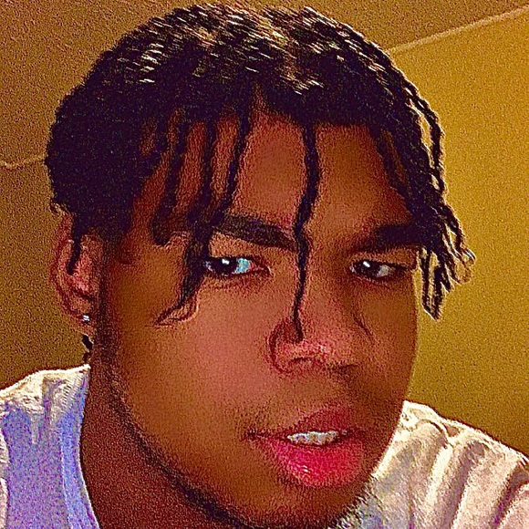 Profile Picture of Xavier Bailey (@xavierbailey650) on Poshmark