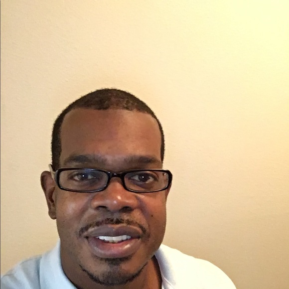 Profile Picture of Dominique Edmondson (@dominiqueedmond) on Poshmark