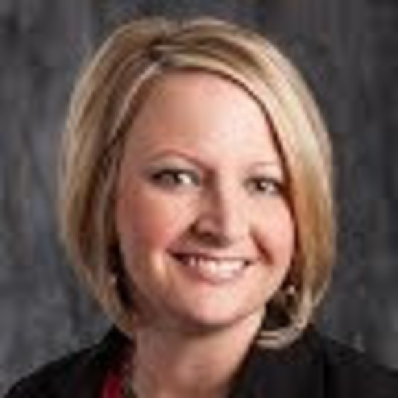 Profile Picture of Jenni Scebold (@jenscebold) on Poshmark