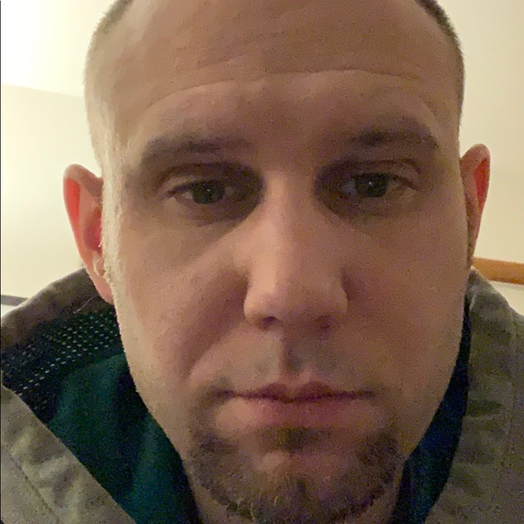 Profile Picture of Chris Omps (@chrisomps) on Poshmark