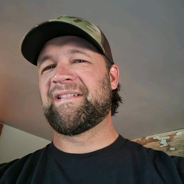 Profile Picture of Jason Linder (@@kingofthehypotenuse) on Tiktok