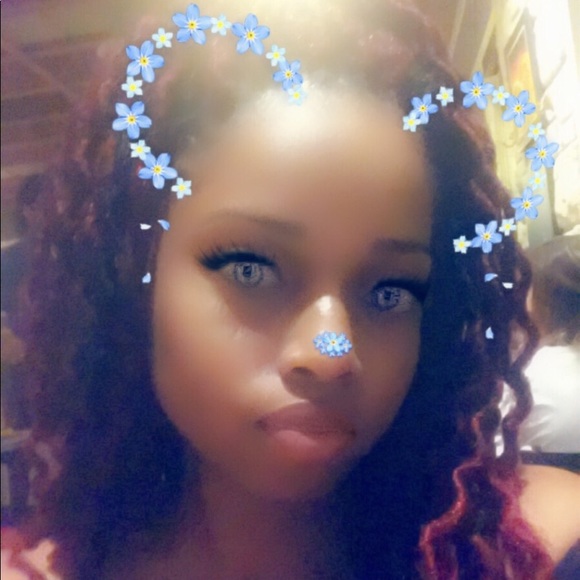 Profile Picture of Tameika Mitchell (@tameikamitchell) on Poshmark