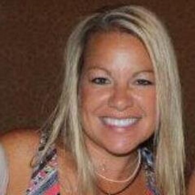 Profile Picture of Lori Pierce (@Loriann77) on Twitter