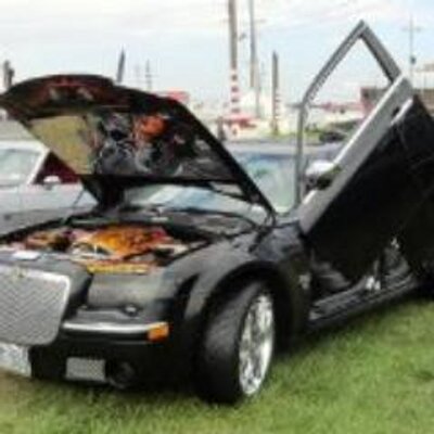 Profile Picture of Brian Ahearn (@mickeyboy2009) on Twitter