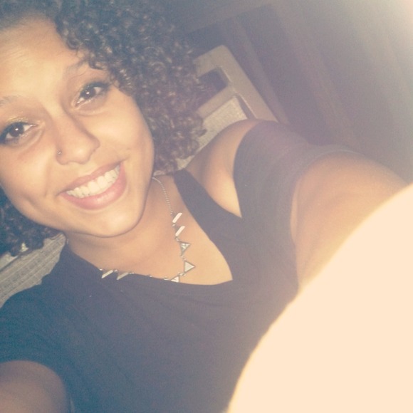 Profile Picture of Alexus Hall (@lexhus) on Poshmark
