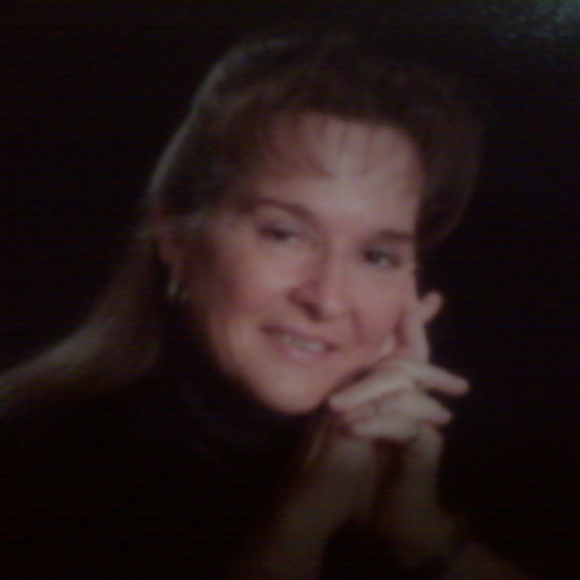 Profile Picture of Catherine Minter (@cathybmcmem) on Poshmark