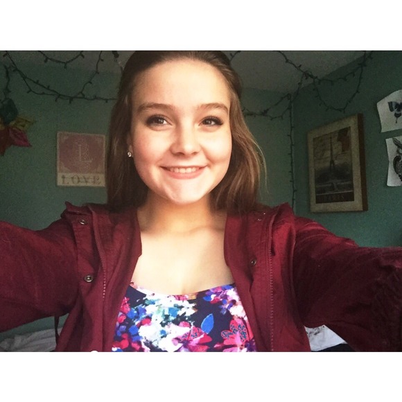 Profile Picture of Siiri Guttormsen (@siiri17) on Poshmark