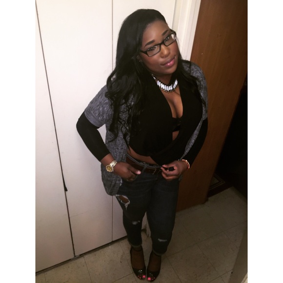 Profile Picture of Imani Reid (@eemahnee_) on Poshmark
