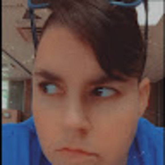 Profile Picture of Kristen Beckcom (@concreteangel16) on Poshmark