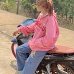 Profile Picture of Bee T Huk (@Bee-T-Huk) on Facebook