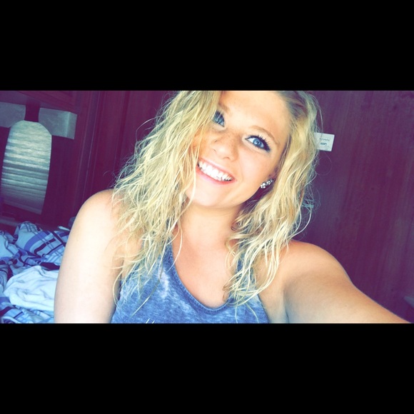Profile Picture of Jordan Haley (@jrhsummer19) on Poshmark