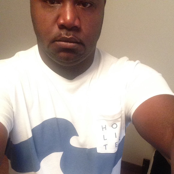Profile Picture of Victor Mitchell (@vickmeech85) on Poshmark