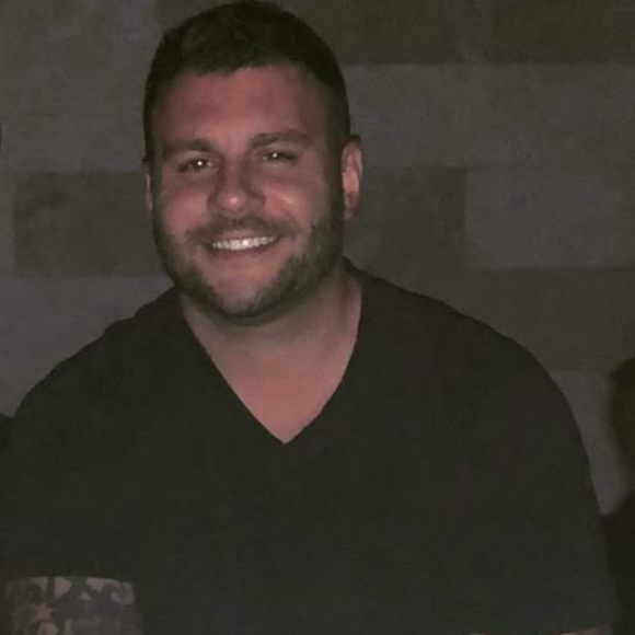 Profile Picture of Chris Lampropoulos (@clamprop70) on Poshmark