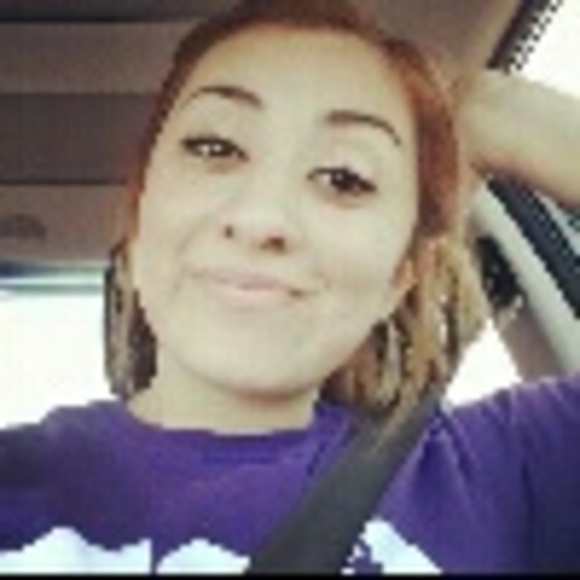 Profile Picture of Kristy Deluna (@kristydeluna) on Poshmark