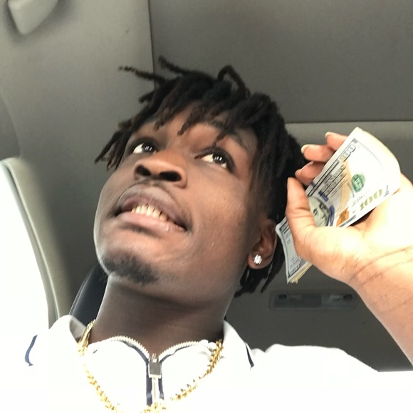 Profile Picture of Jarell Huatt (@rellprevail) on Poshmark