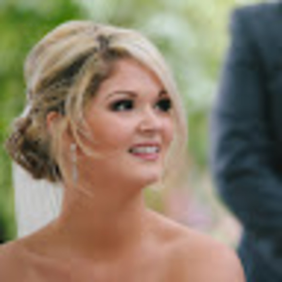 Profile Picture of Amanda Hughes (@amandahughes289) on Poshmark