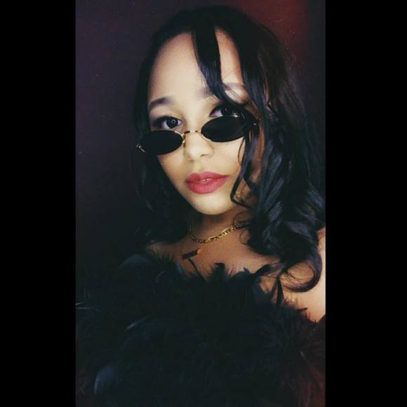 Profile Picture of Alecia Richard (@aleciarichard) on Poshmark