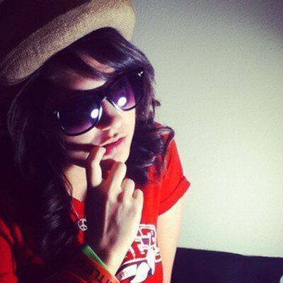 Profile Picture of Evelyn Richardson (@evierichie) on Twitter