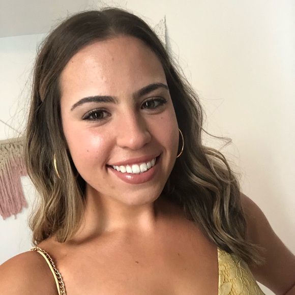 Profile Picture of Brooke Epstein (@brookeeps) on Poshmark