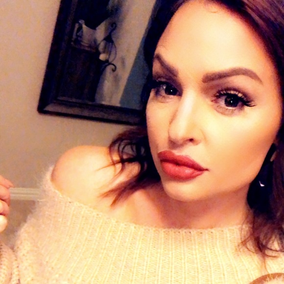 Profile Picture of Abby Forrest (@abbyforrest) on Poshmark