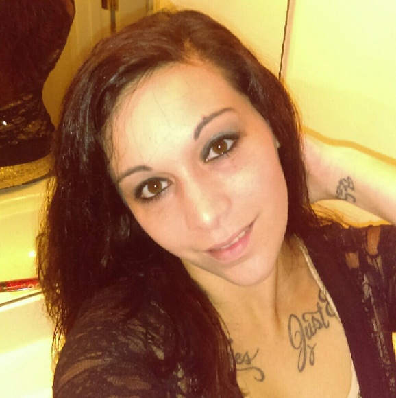 Profile Picture of Jodi Lee (@jodi2589) on Poshmark