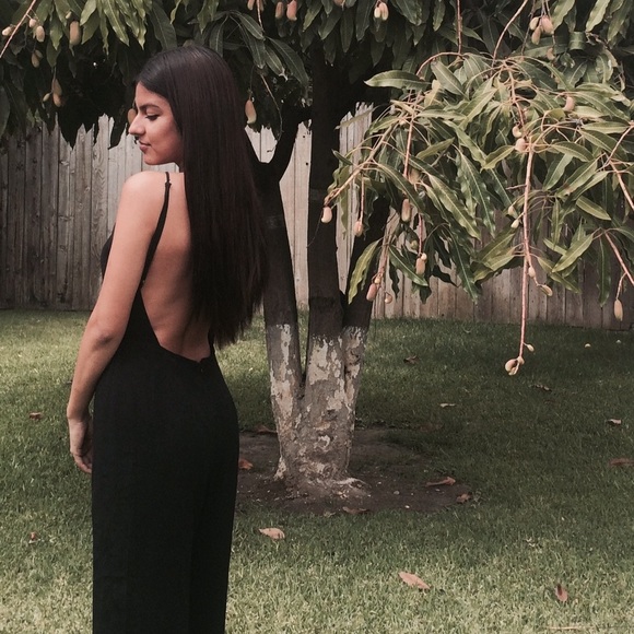 Profile Picture of Monique Zepeda (@mozepeda) on Poshmark