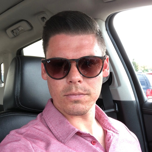 Profile Picture of Brian Feldman (@brianfeldman27) on Poshmark