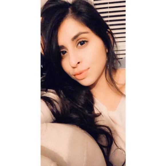 Profile Picture of Michelle Caldera (@_shelliie) on Poshmark