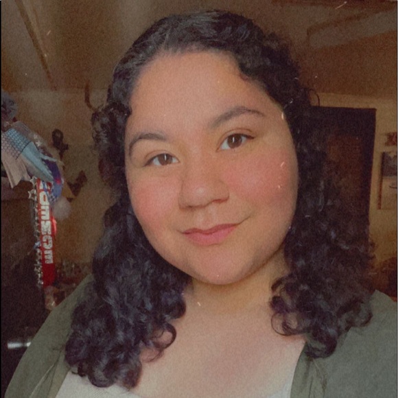 Profile Picture of Karli Sellers (@karlisellers) on Poshmark