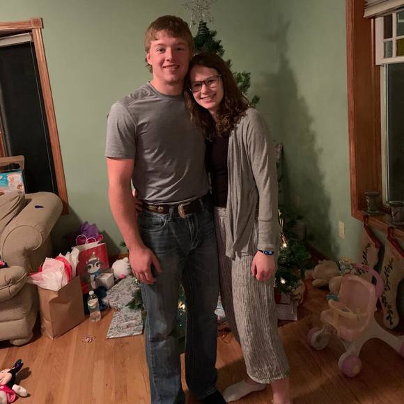 Profile Picture of Abby Hemann (@abbyhemann21) on Poshmark