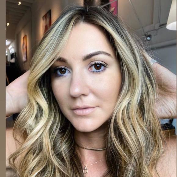 Profile Picture of Paula Bastos (@paulabastos) on Poshmark