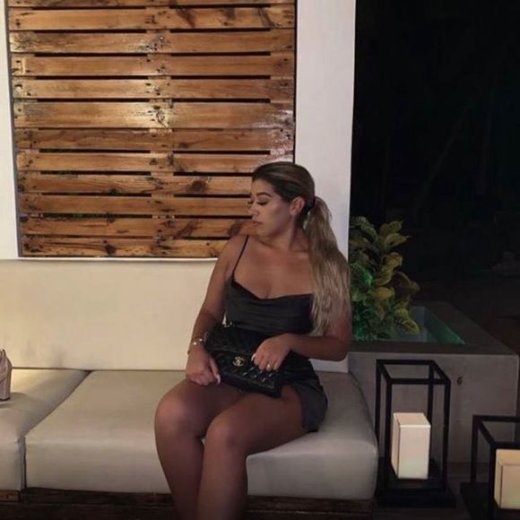 Profile Picture of Julia Valente (@julia_valente) on Poshmark